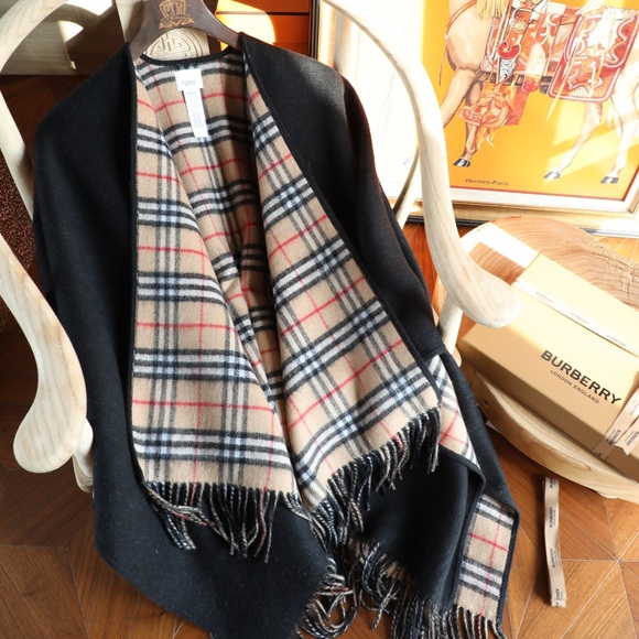 Burberry outer cape - Picture 4 of 8